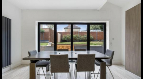 Newly refurbished 3 bedroom property in north london